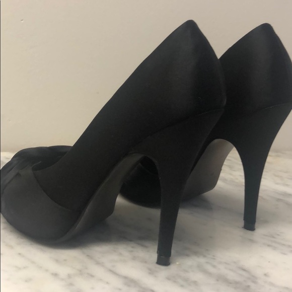 Steve Madden Satin Peep Toe Pumps - Picture 5 of 8